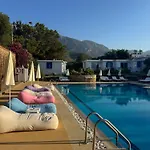 Hotel Santoria Village 3*